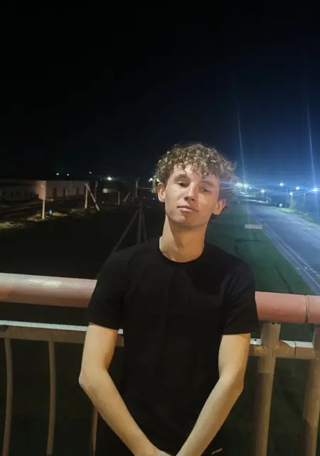 Рома из Гомеля, мне 21, познакомлюсь для вирта