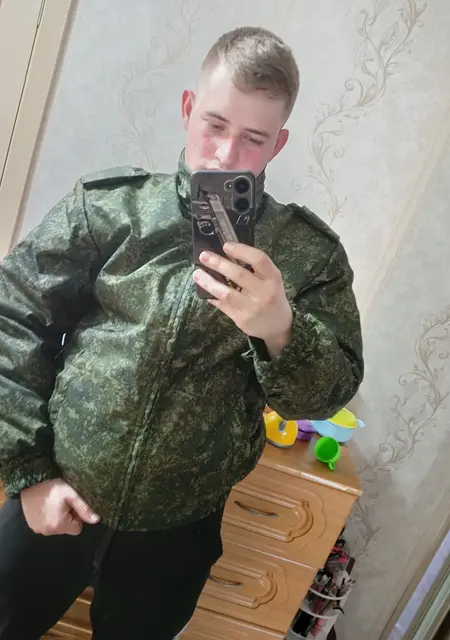 Я Максим, 22, знакомлюсь на одну ночь в Новополоцке