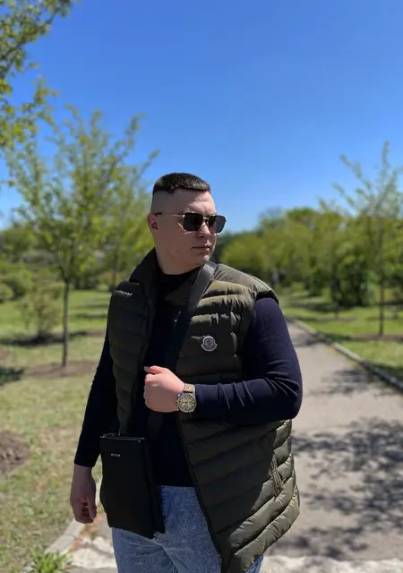 Владислав из Кривого Рога, мне 24, познакомлюсь для приятного времяпровождения