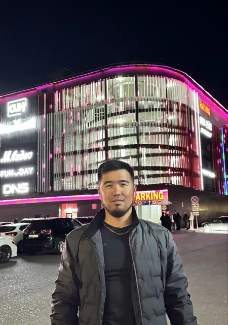 Я Bakai, 25, знакомлюсь на одну ночь в Вене