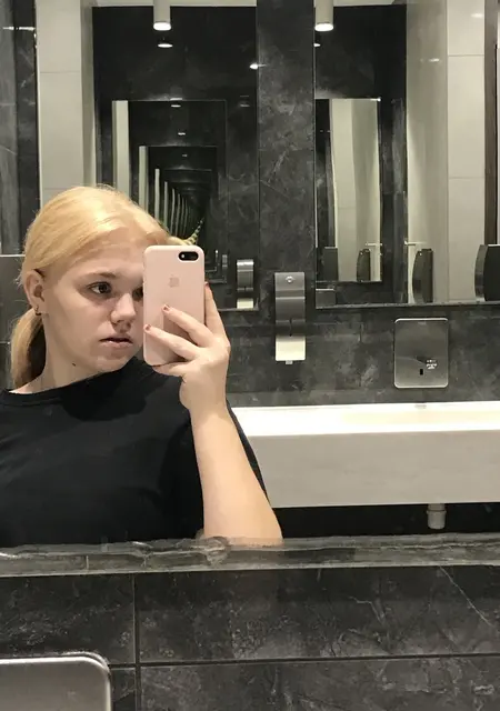 Dasha из Днепра, мне 18, познакомлюсь без обязательств