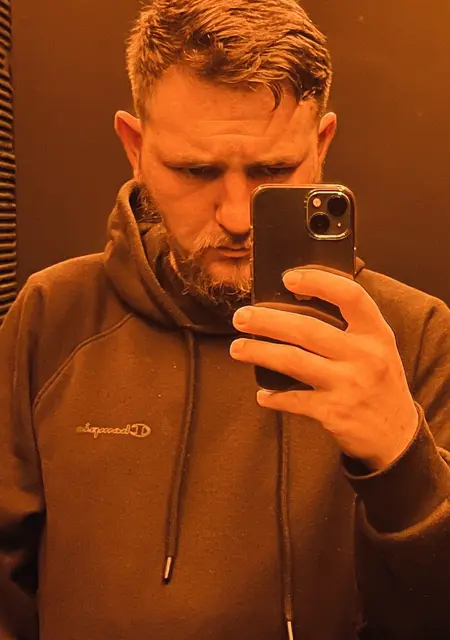 Я Andrey, 28 років з Запоріжжя, шукаю знайомства без зобов'язань