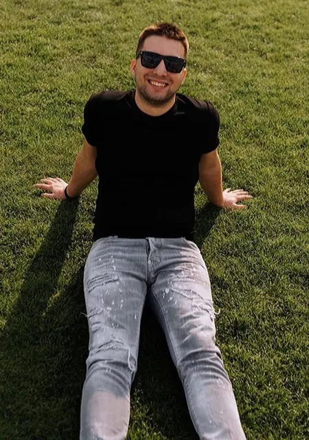 Я Владислав, 37 років, знайомлюсь у Чернівцях