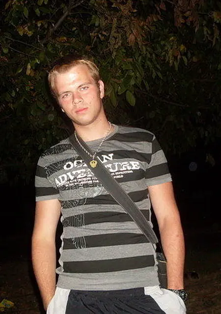 Денис из Кишинёва, ищу на сайте знакомства на одну ночь