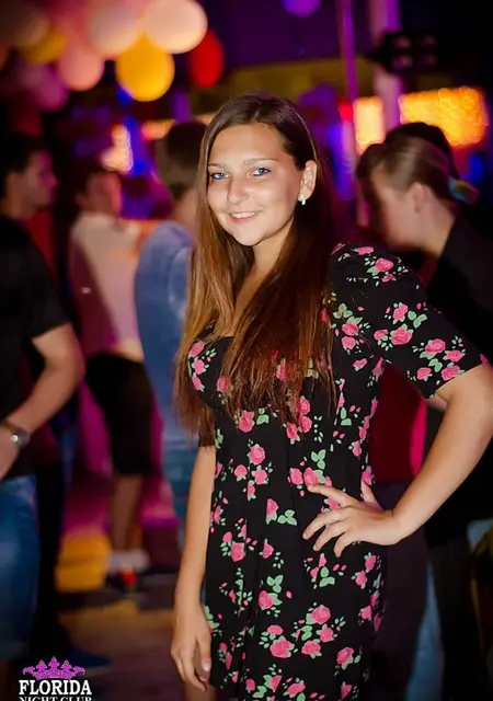 Я Лаура, 30 років з Одеса, шукаю знайомства без зобов'язань