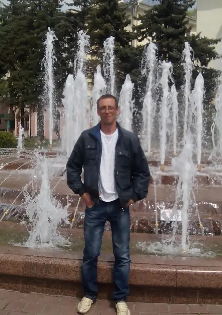 Я Саша, 46 років з Ужгорода, шукаю знайомство для постійних стосунків