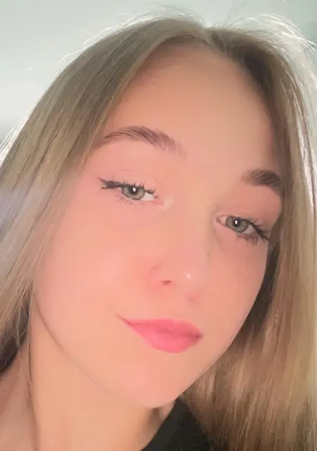 Анна з Харків, мені 20 років, познайомлюсь на одну ніч