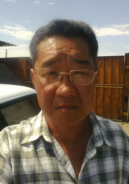 Я Александр, 60 років з Луганська, шукаю знайомство для дружби