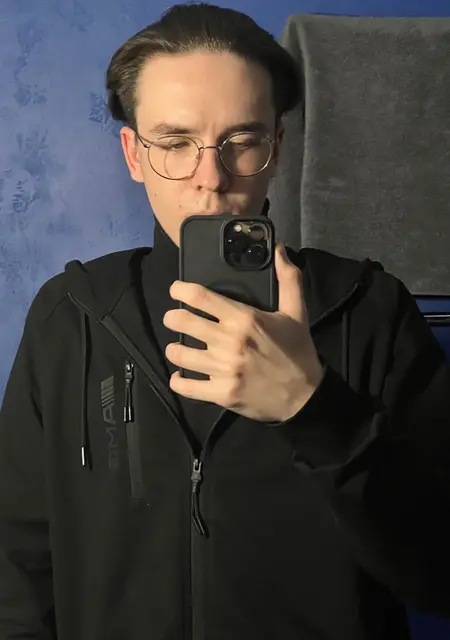 Daniil из Одессы, мне 21, познакомлюсь для приятного времяпровождения