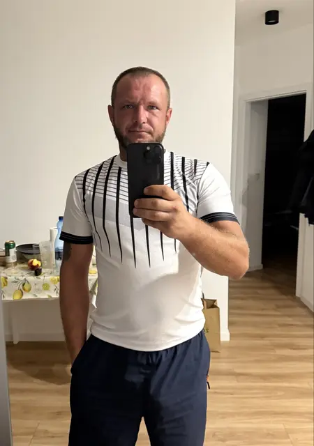 Я Vasyl, 37, знакомлюсь для открытые отношения в Вроцлаве