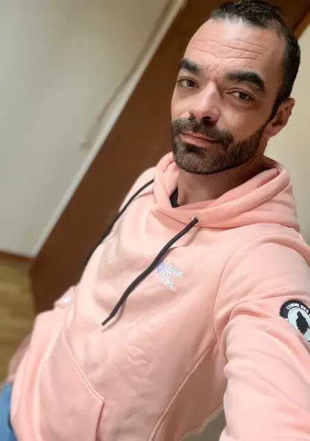 Я Jeremy, 36, знакомлюсь для общения в Руайан