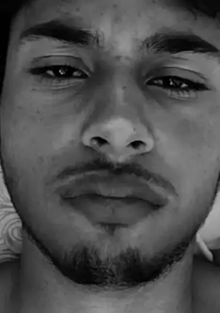 Alex из Абу-даби, мне 19, познакомлюсь на одну ночь