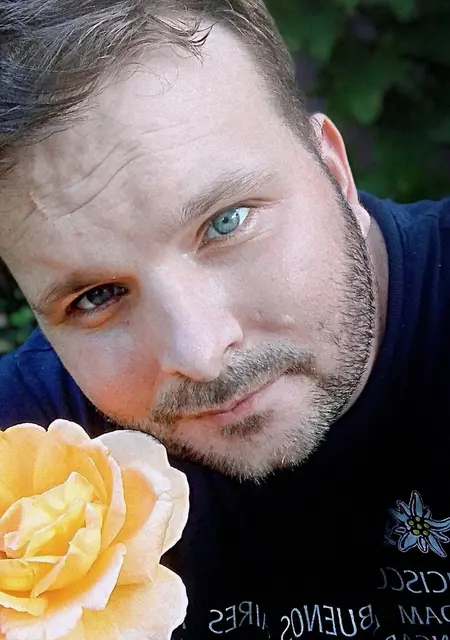 Александр из Еревана, мне 37, познакомлюсь для приятного времяпровождения