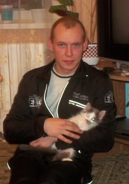 Саша из Слуцка, мне 36, познакомлюсь без обязательств