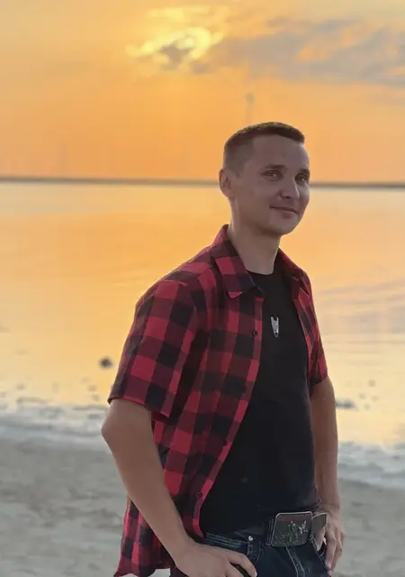 Александр з Херсона, шукаю на сайті знайомства на одну ніч