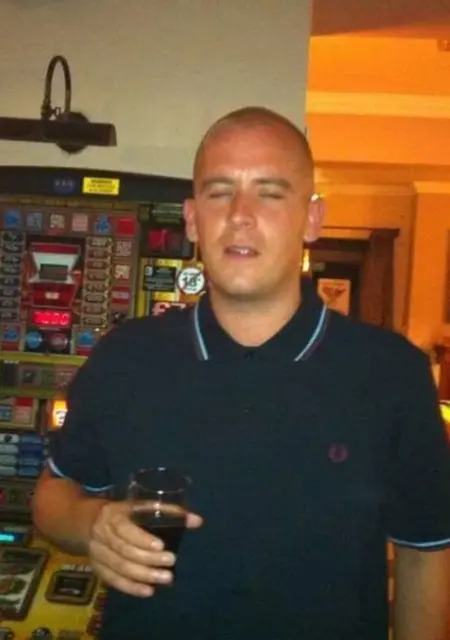 Я Dillon, 38, из Лондона, ищу знакомство