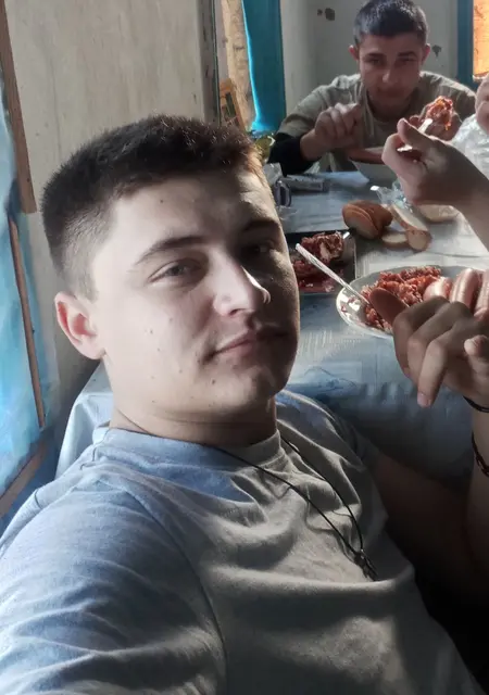 Santa из Енакиева, мне 26, познакомлюсь для приятного времяпровождения