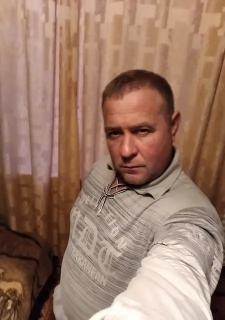 Юра з Чернігова, шукаю на сайті знайомства без зобов'язань