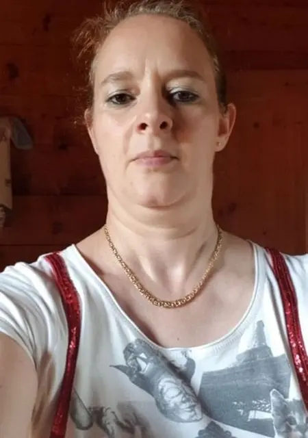 Я Evelyne, 44, знакомлюсь в Париже