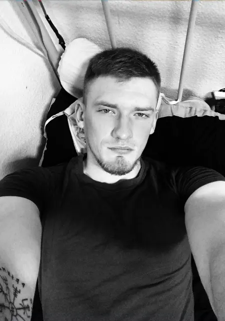 Я Дмитро, 27 років з Житомира, шукаю знайомство для спілкування