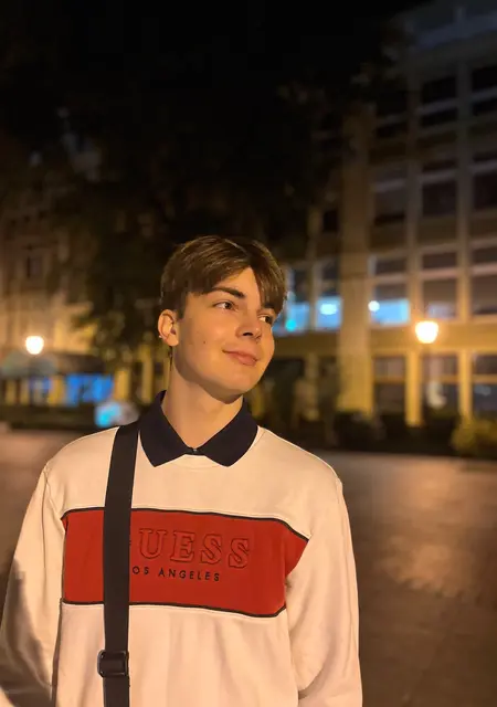 Я Матвій, 19, из Вроцлава, ищу знакомства без обязательств