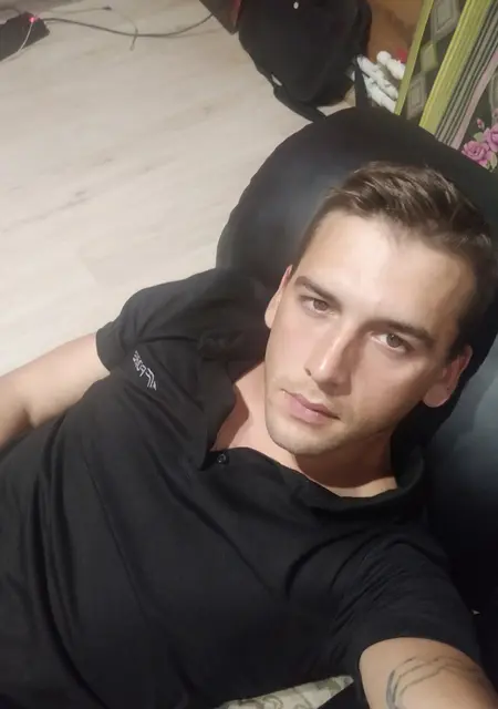 Артём из Бобруйска, мне 32, познакомлюсь на одну ночь