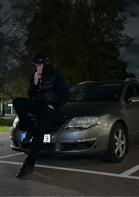 Aleksi из Стокгольма, ищу на сайте знакомства на одну ночь