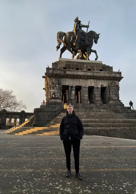 Bologa из Ринтельн, мне 23, познакомлюсь для открытые отношения