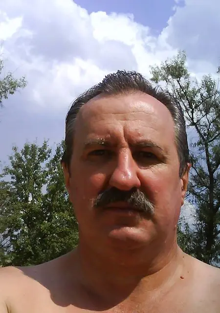 Валерий з Києва, мені 64 років, познайомлюсь для вірт