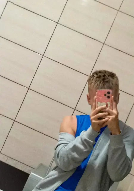 Илья из Новополоцка, мне 18, познакомлюсь на одну ночь