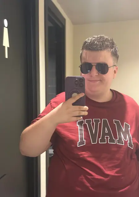 Я Melih, 18, знакомлюсь для открытые отношения в Измире