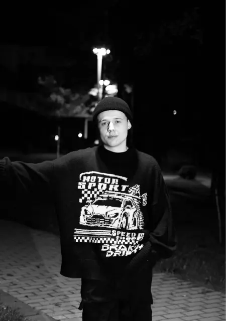 Я Михайло, 25 років з Чернівців, шукаю знайомство для спілкування