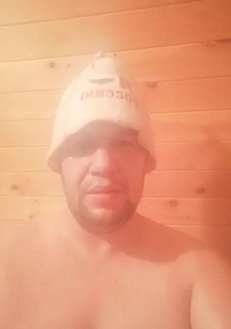 Я Алексей, 25 років з Ясинувата, шукаю знайомство для спільних подорожей