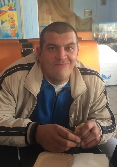 Я Вася, 49, из Бобруйска, ищу знакомства на одну ночь