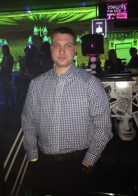 Я Вадим, 35, из Харцызска, ищу знакомства без обязательств