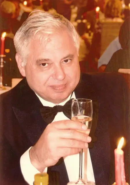 Я Виктор, 65 років з Львова, шукаю знайомства без зобов'язань