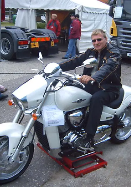 Alexbes из Таллина, ищу на сайте знакомства на одну ночь