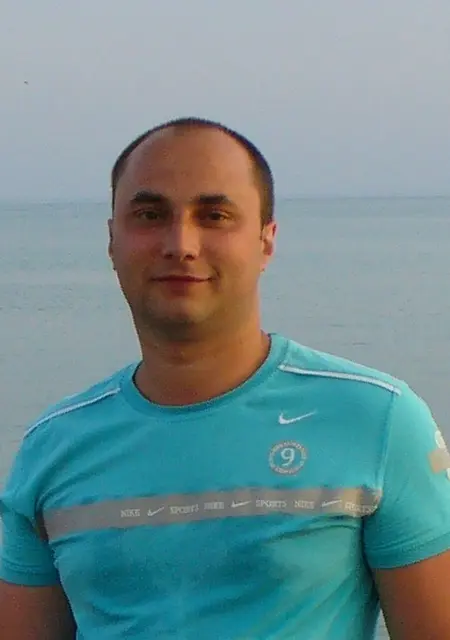 Я Илья, 47, из Солигорска, ищу знакомство для приятного времяпровождения