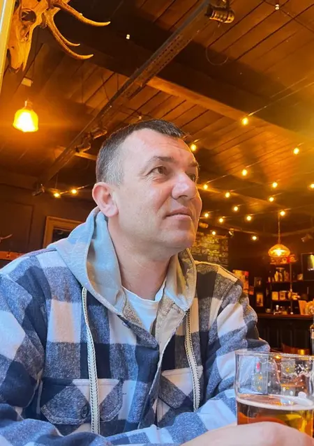 Андрей из Амстердама, ищу на сайте дружбу