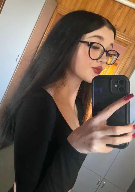 Я Nikira, 18 років з Богородчани, шукаю знайомство для приємного проведення часу