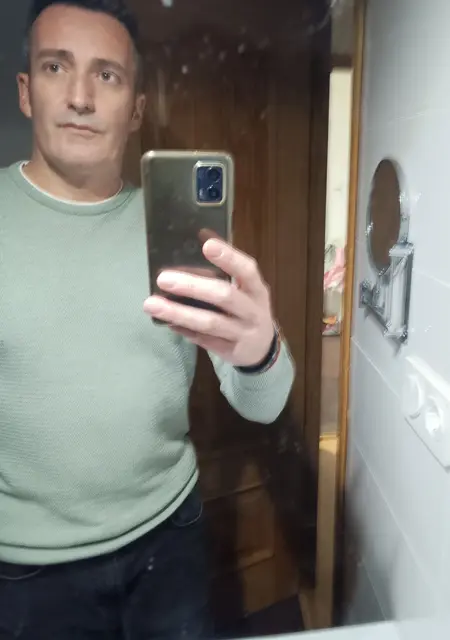 Soy Terayon, 48 años de Ceuti, busco conocer gente para lío de una noche