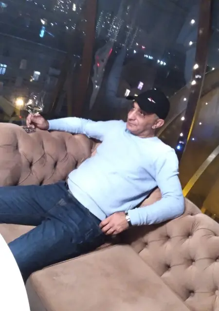 Artyom из Гюмри, мне 44, познакомлюсь для дружбы