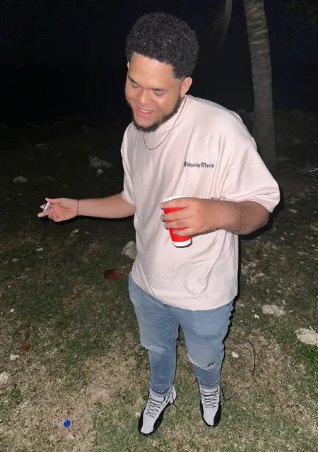 Я Snowflake, 25, из Санто-доминго Эста, ищу знакомства без обязательств