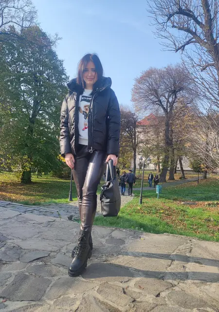 Карина из Франкфурта-на-майне, мне 24, познакомлюсь для дружбы