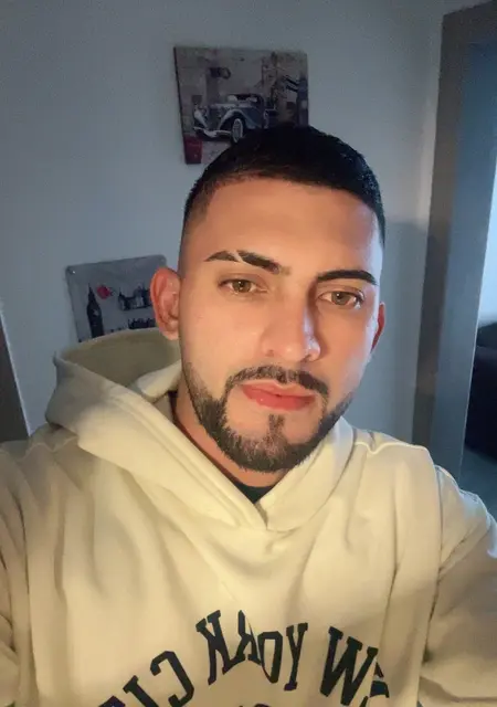 Я Ernesto, 26, знакомлюсь без обязательств в Барселоне