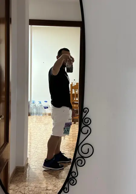 Soy Felipe, 37 años de Segovia, busco conocer gente para relación sin ataduras