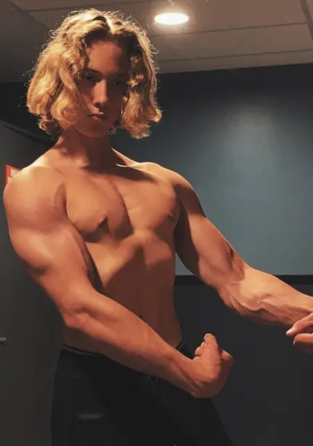 Лев из Вены, ищу на сайте знакомства на одну ночь