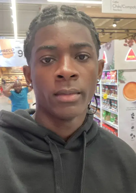 Я Edy, 20, из Лиссабона, ищу знакомство для дружбы