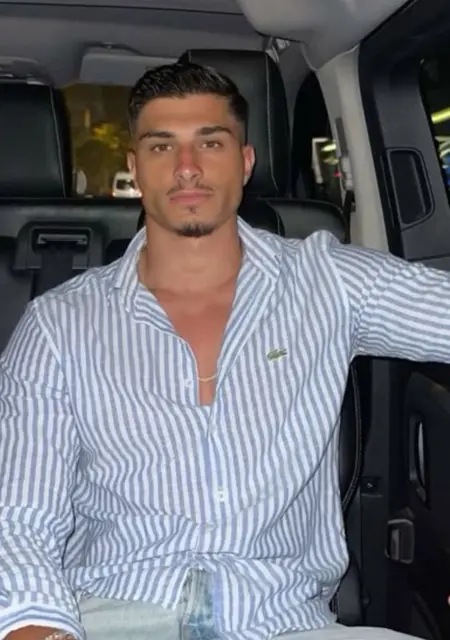 Giacomo из Катания, мне 28, познакомлюсь для приятного времяпровождения