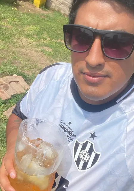 Nahuel из Буэнос-айреса, мне 26, познакомлюсь для открытые отношения